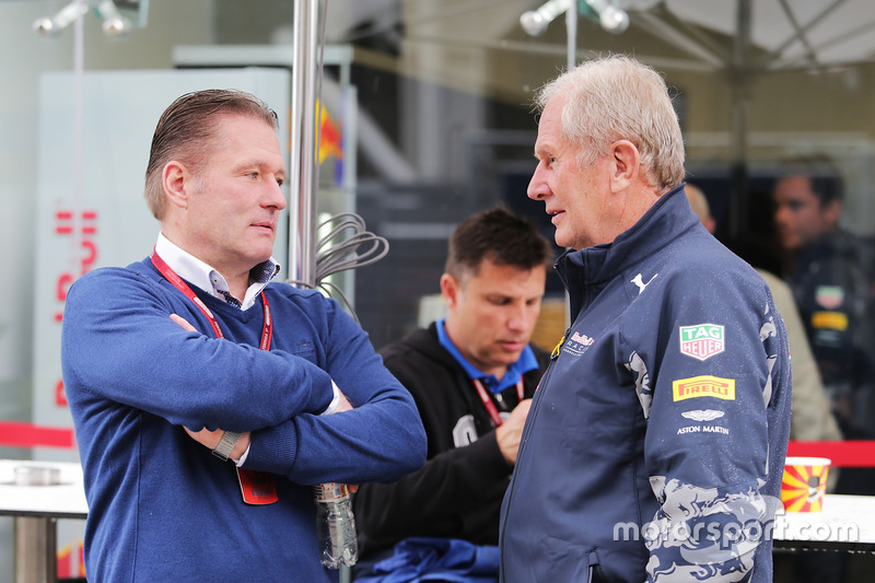 (L to R): Jos Verstappen, with Dr Helmut Marko, Red Bull Motorsport Consultant