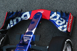 Scuderia Toro Rosso STR12 detail van de voorvleugel