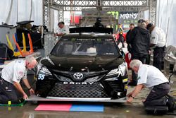 Reed Sorenson, Premium Motorsports Toyota a inspección técnica