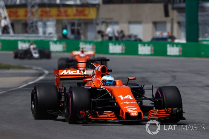 Fernando Alonso, McLaren MCL32, Stoffel Vandoorne, McLaren MCL32