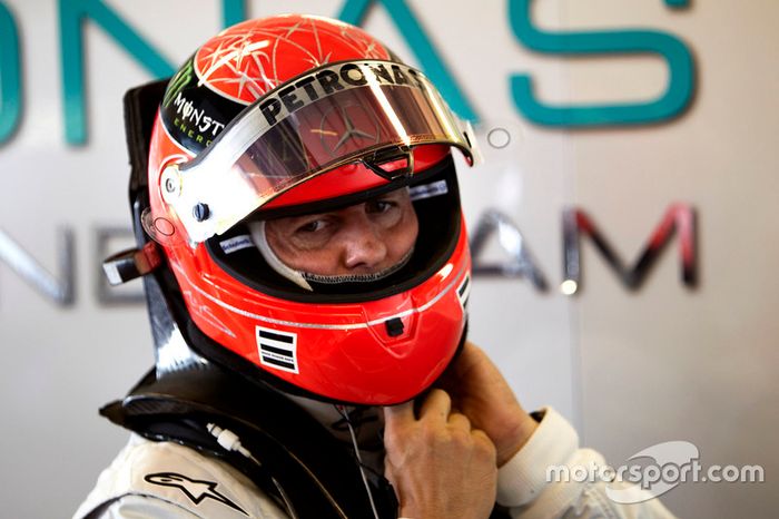 2011: Schuberth y el rojo siguen