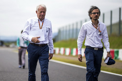 Laurent Mekies, directeur à la sécurité de la FIA et Charlie Whiting, délégué FIA lors de la reconnaissance de piste