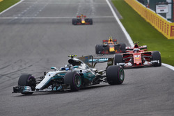 Valtteri Bottas, Mercedes AMG F1 W08, Kimi Raikkonen, Ferrari SF70H, Max Verstappen, Red Bull Racing RB13, Daniel Ricciardo, Red Bull Racing RB13