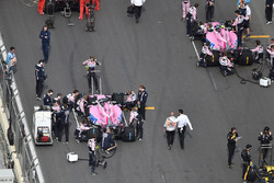 Sergio Perez, Force India VJM11 ve Esteban Ocon, Force India VJM11