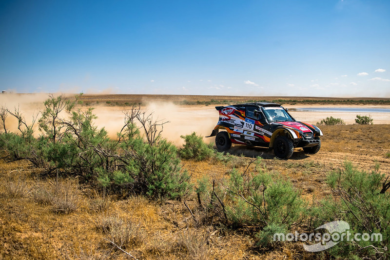 #110 Land Rover Range Rover: Andrey Rudskoy, Evgenii Zagorodniuk