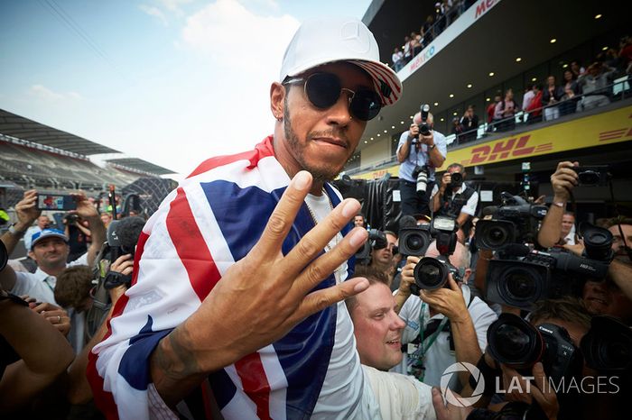 Lewis Hamilton con Mercedes AMG F1