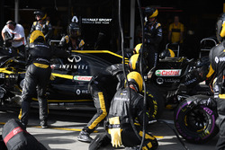 Nico Hulkenberg, Renault Sport F1 Team R.S. 18 pit stop