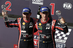 I vincitori Thierry Neuville, Nicolas Gilsoul, Hyundai i20 Coupe WRC, Hyundai Motorsport