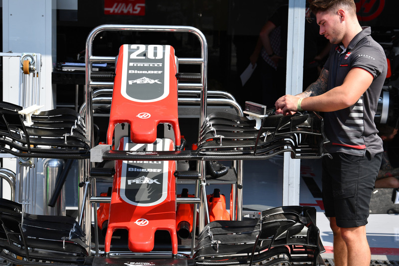 Haas F1 Team VF-18 burun ve ön kanat