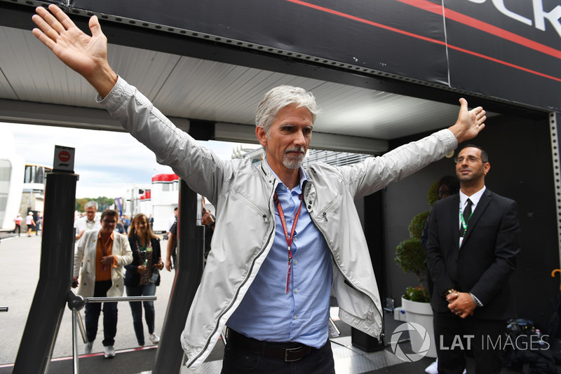 Damon Hill: "Havia outro sujeito na F1 que costumava esbarrar com as pessoas quando não precisava. Eu estou realmente pensando em Senna. É como se houvesse um padrão que evolui quando eles são muito jovens, e eles não entendem.”