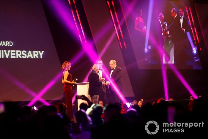 Príncipe de Mônaco recebe o prêmio Gregor Grant