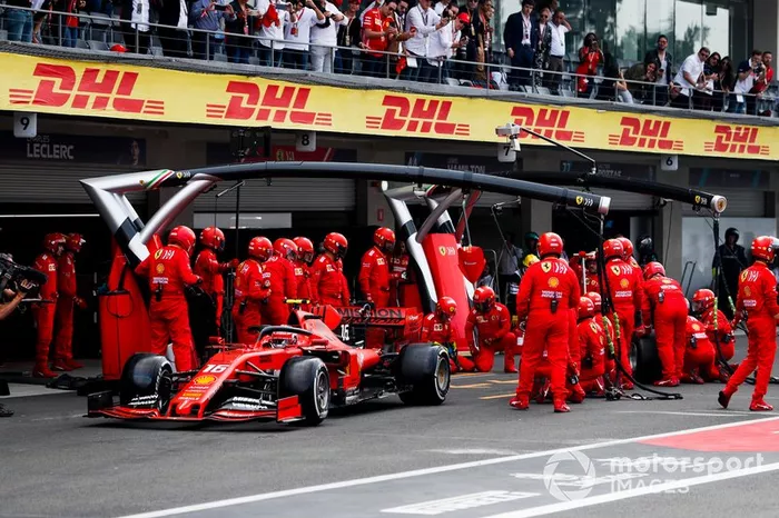 Charles Leclerc, Ferrari SF90, pit stop 