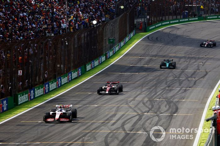 Mick Schumacher, Haas VF-22, Valtteri Bottas, Alfa Romeo C42, Lance Stroll, Aston Martin AMR22, Zhou Guanyu, Alfa Romeo C42