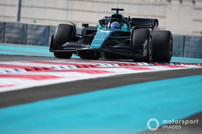Fernando Alonso, Aston Martin AMR22