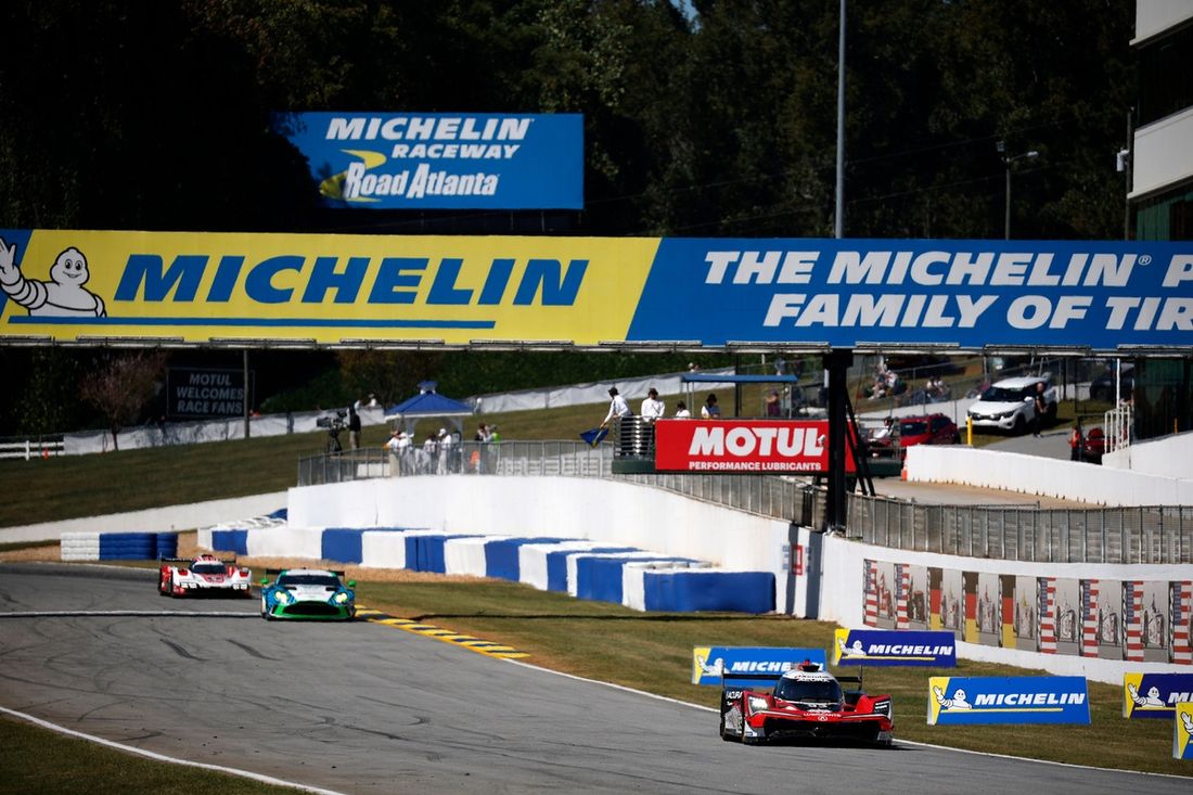 #93 Acura Meyer Shank Racing c/Curb Agajanian Acura ARX-06: Renger Van Der Zande, Nick Yelloly, Tristan Vautier