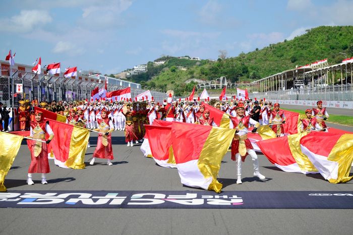Taneczne show w sieci