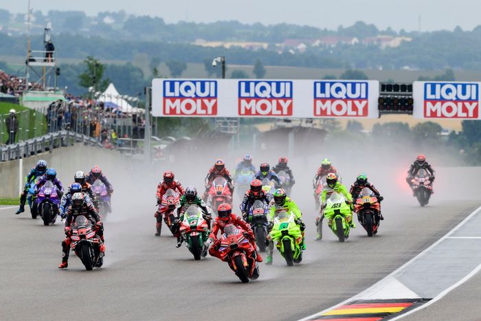 Sprint race start