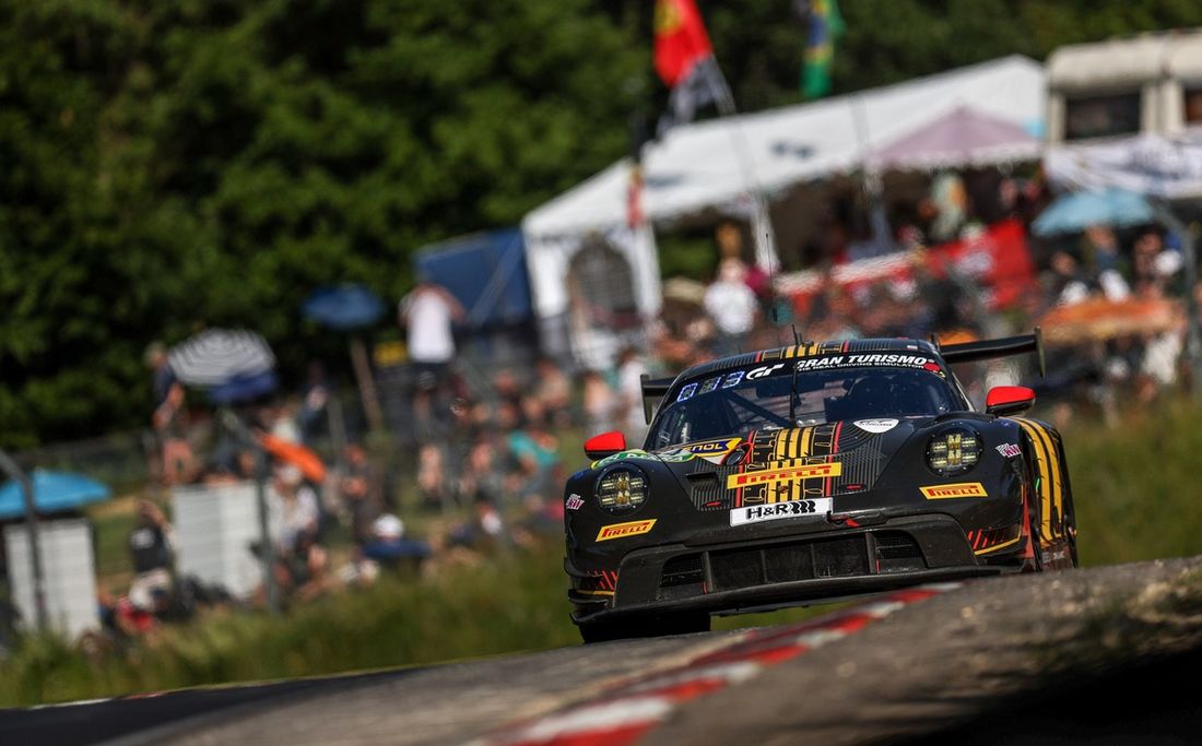 #54 Dinamic GT Porsche 911 GT3 R (992): Bastian Buus, Matteo Cairoli, Loek Hartog, Joel Sturm