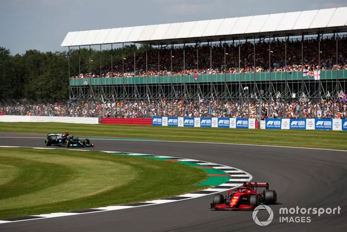 Charles Leclerc, Ferrari SF21, Lewis Hamilton, Mercedes W12