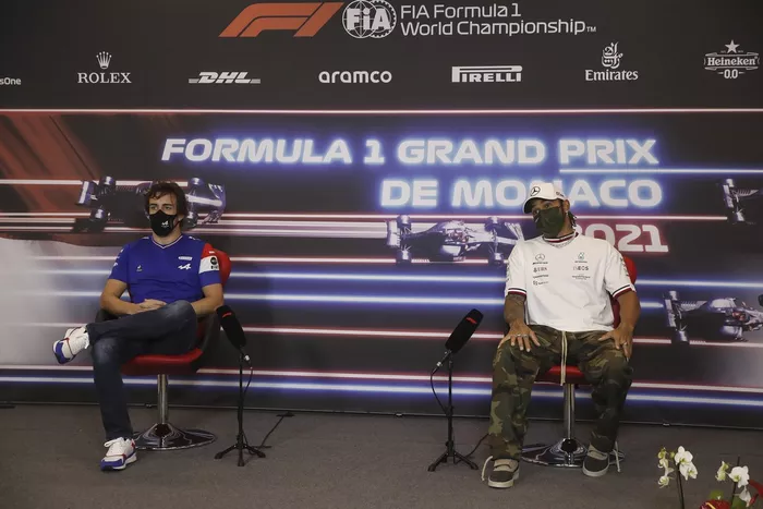 Fernando Alonso, Alpine F1, y Lewis Hamilton, Mercedes