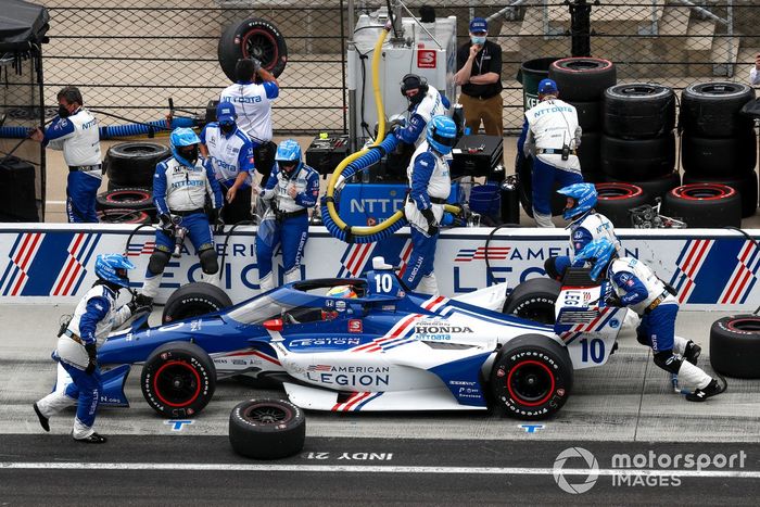 Alex Palou, Chip Ganassi Racing Honda, pit stop