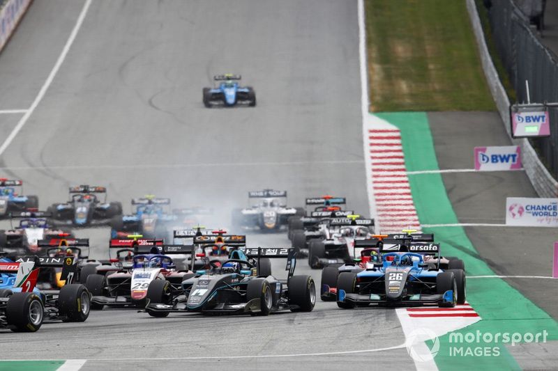 Salida de la carrera 3 de la FIA F3 2021 en Red Bull Ring