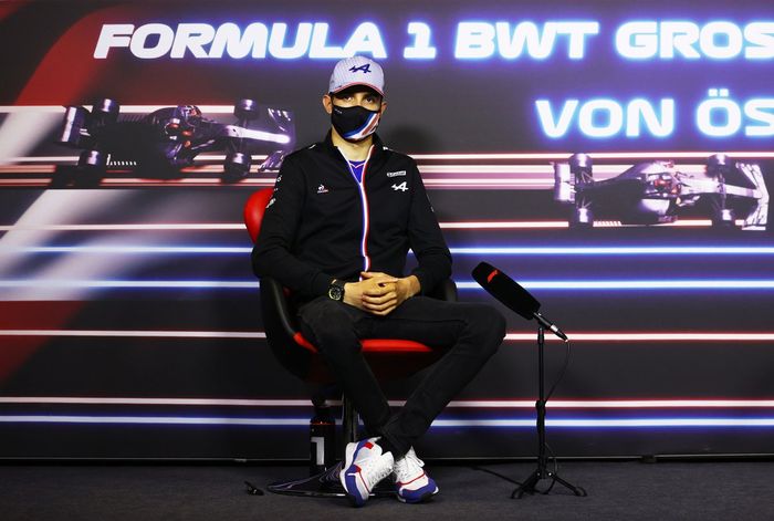 Esteban Ocon, Alpine F1 durante la conferencia de prensa