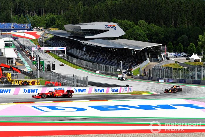Carlos Sainz Jr., Ferrari SF21, Max Verstappen, Red Bull Racing RB16B