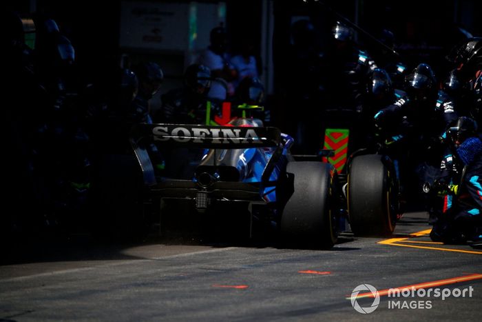 Nicholas Latifi, Williams FW44, en boxes