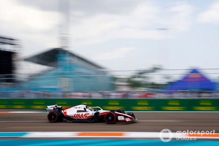 Mick Schumacher, Haas VF-22