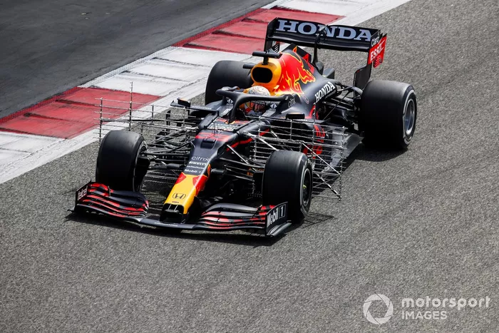 Max Verstappen, Red Bull Racing RB16B 