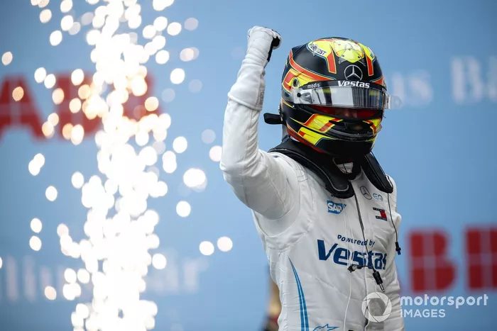 Stoffel Vandoorne, Mercedes-Benz EQ celebra la victoria en el parque cerrado