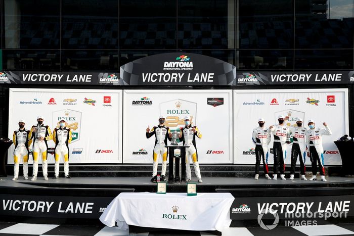 Podio: #3 Corvette Racing Corvette C8.R, GTLM: Antonio Garcia, Jordan Taylor, Nicky Catsburg, #4 Corvette Racing Corvette C8.R, GTLM: Tommy Milner, Nick Tandy, Alexander Sims, #24 BMW Team RLL BMW M8 GTE, GTLM: John Edwards, Jesse Krohn, Augusto Farfus, Marco Wittmann
