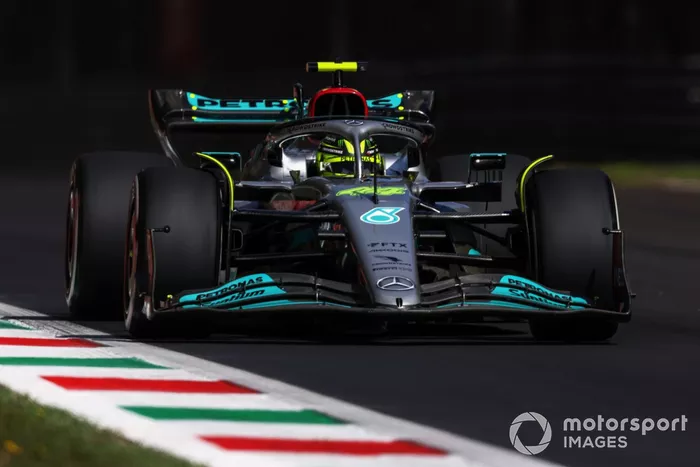 Lewis Hamilton, Mercedes W13