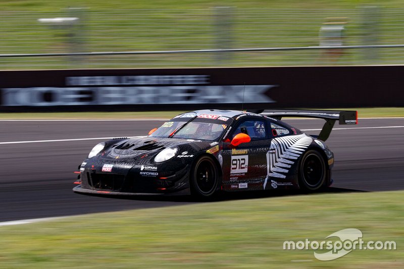 #912 EBM Porsche 911 GT3-R: Dirk Werner, Dennis Olsen, Matt Campbell