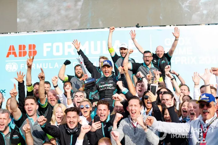 Mitch Evans, Panasonic Jaguar Racing, celebra su primera victoria del equipo