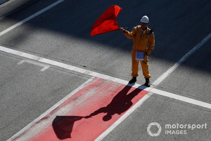 Маршал із червоним прапором