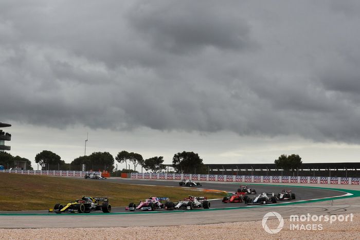 Esteban Ocon, Renault F1 Team R.S.20, Lance Stroll, Racing Point RP20, Antonio Giovinazzi, Alfa Romeo Racing C39, George Russell, Williams FW43, Sebastian Vettel, Ferrari SF1000, Romain Grosjean, Haas VF-20, at the start