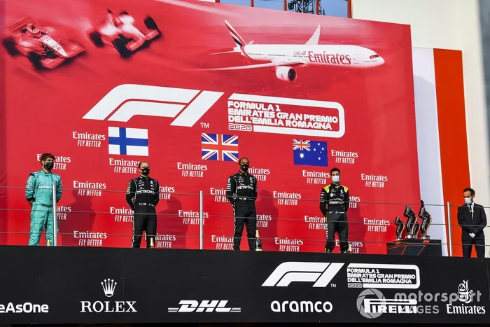 Más victorias en grandes premios diferentes (28): Lewis Hamilton, Mercedes-AMG F1 (GP de Emilia Romagna)
