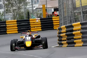 Dan Ticktum, Motopark Academy