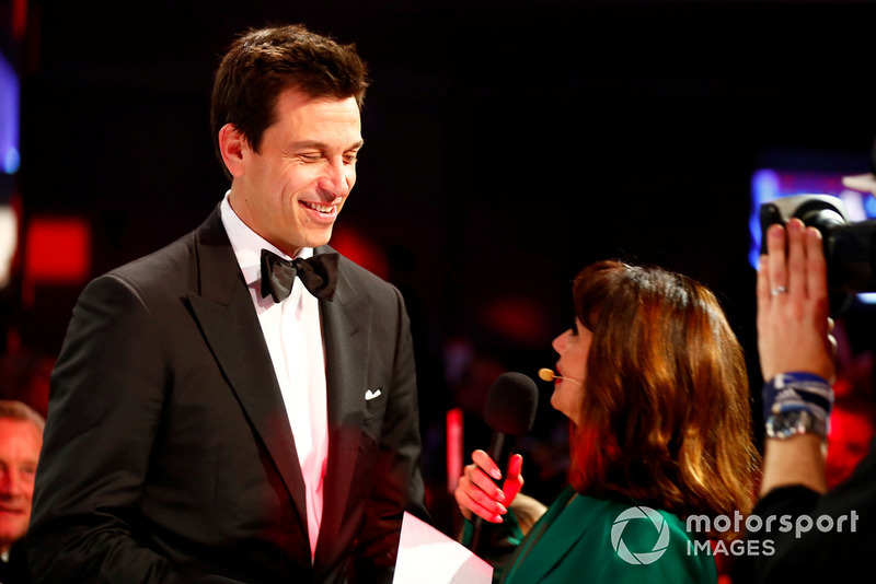 Toto Wolff con Louise Beckett