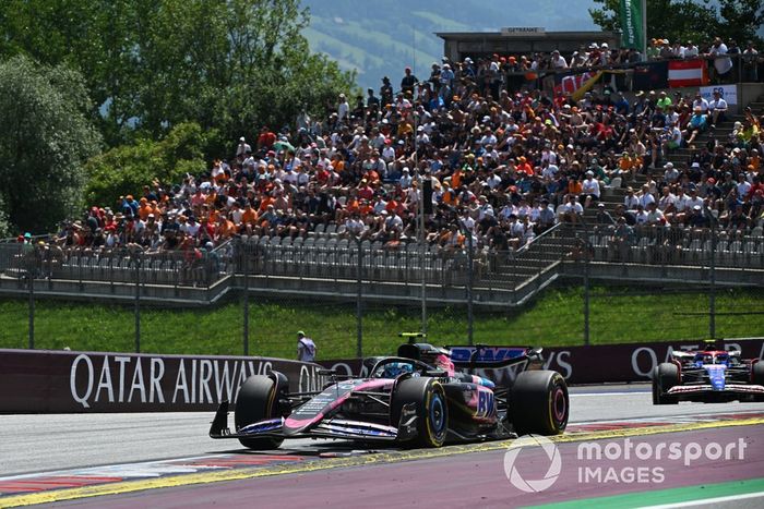 Pierre Gasly, Alpine A524, Yuki Tsunoda, RB F1 Team VCARB 01