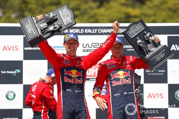 Podio: ganadores Sébastien Ogier, Julien Ingrassia, Citroën World Rally Team Citroen C3 WRC