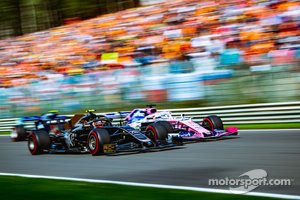 Kevin Magnussen, Haas F1 Team VF-19, Sergio Pérez, Racing Point RP19
