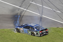 Crash: Dale Earnhardt Jr., Hendrick Motorsports Chevrolet