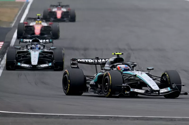 George Russell, Mercedes; Andrea Kimi Antonelli, Mercedes