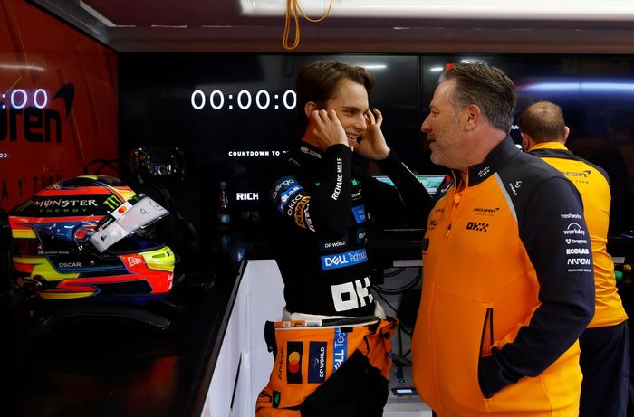 Oscar Piastri, McLaren, Zak Brown, McLaren