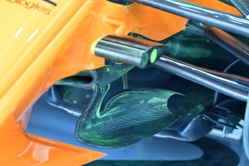 Suspension avant de la McLaren MCL33 avec peinture aérodynamique