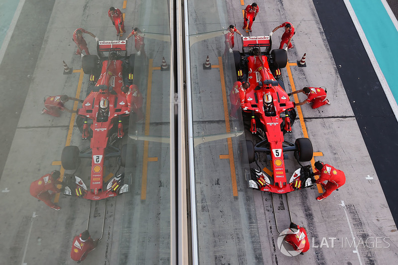 Sebastian Vettel, Ferrari SF70H fait un essai d'arrêt au stand