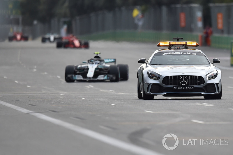 Vettel'in kafası, ellerinden kayıp giden zafer sonrası karışık